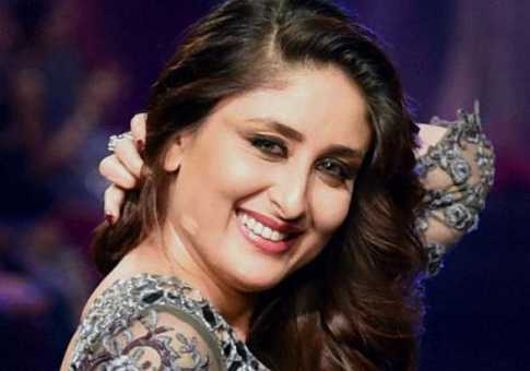 শহীদের বিয়েতে যাচ্ছেন কারিনা!
